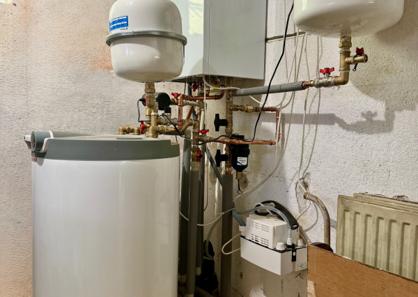 PREDANÉ !  Pekný vidiecky dom po rek.  Zlatá Idka