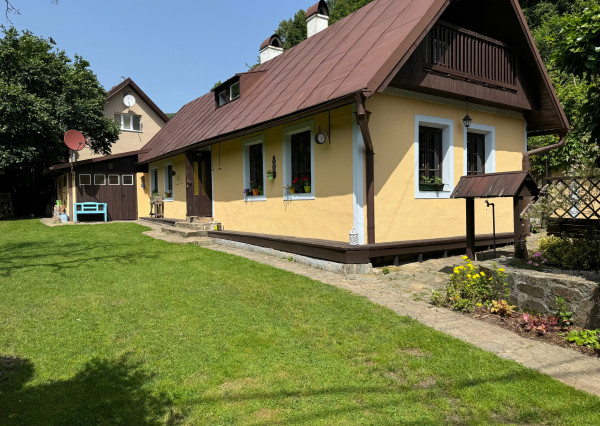 PREDANÉ !  Pekný vidiecky dom po rek.  Zlatá Idka