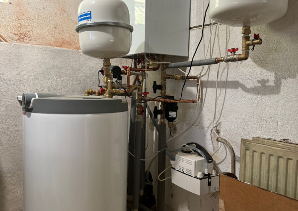 PREDANÉ !  Pekný vidiecky dom po rek.  Zlatá Idka