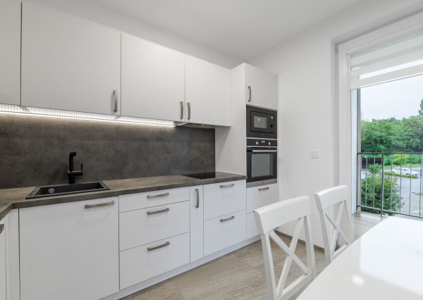 Prenájom 2 izbový byt, terasa, parking, NOVÁ TERASA Inovecká