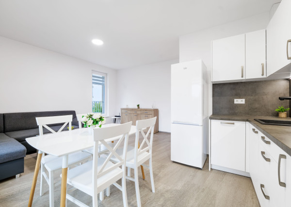 Prenájom 2 izbový byt, terasa, parking, NOVÁ TERASA Inovecká