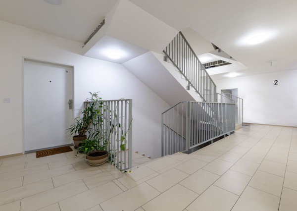 Prenájom 2 izbový byt, terasa, parking, NOVÁ TERASA Inovecká