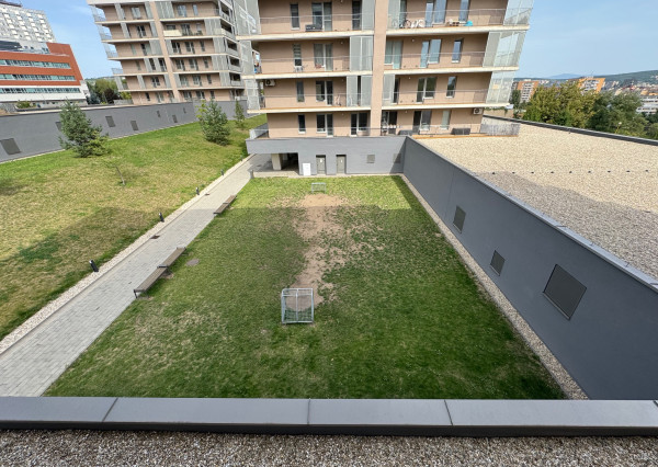 Prenájom 2 izbový byt, terasa, parking, NOVÁ TERASA Inovecká