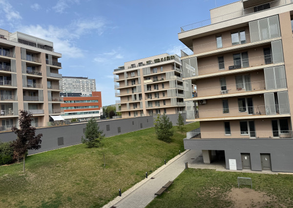 Prenájom 2 izbový byt, terasa, parking, NOVÁ TERASA Inovecká