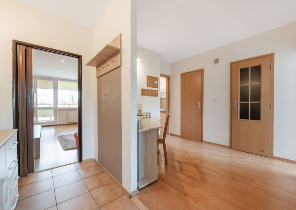 Prenájom 3 izbový pražský typ bytu zariadený Sputnikova