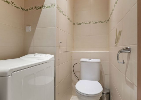 Prenájom 3 izbový pražský typ bytu zariadený Sputnikova