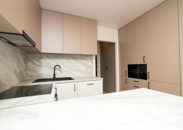 Svetlý 2-izbový byt po novej rekonštrukcii - REZERVOVANÝ