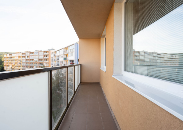 Svetlý 2-izbový byt po novej rekonštrukcii - REZERVOVANÝ