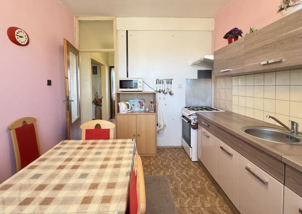 Priestranný 3-izbový byt s loggiou, Čínska, Košice