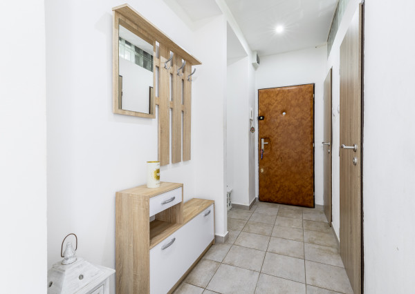 Na prenájom 2-izbovy byt Podhradová