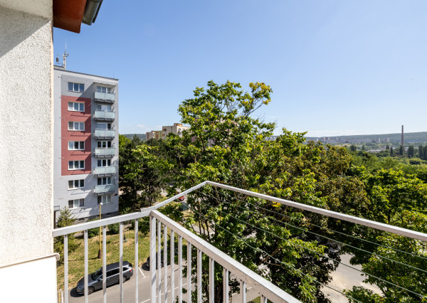 Na prenájom 2-izbovy byt Podhradová