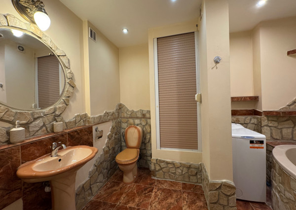 Prenájom 2 izbový tehlový byt po rek. Košice I. Staré mesto