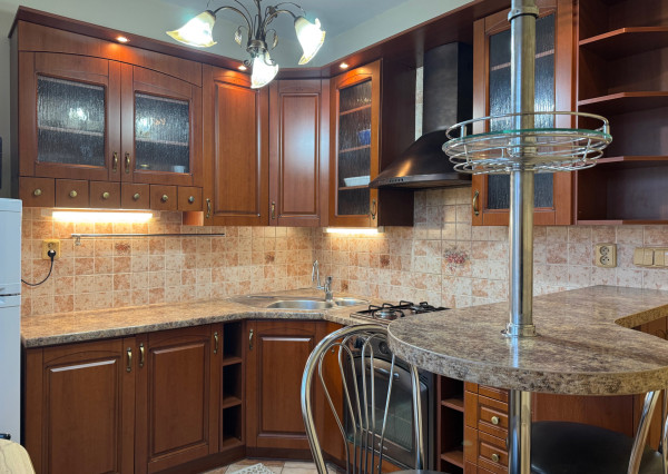 Prenájom 2 izbový tehlový byt po rek. Košice I. Staré mesto