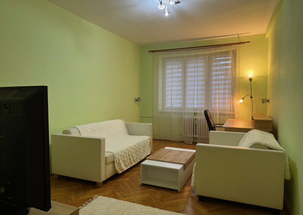 Prenájom 2 izbový tehlový byt po rek. Košice I. Staré mesto