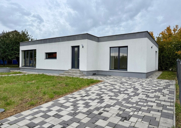 5 - izbový rodinný dom v obci Seňa