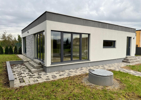 5 - izbový rodinný dom v obci Seňa