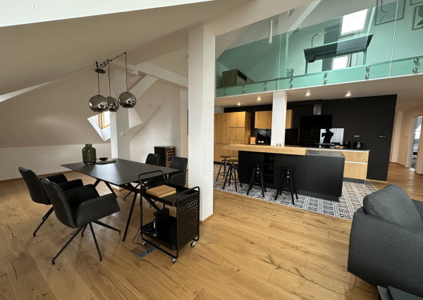 Exkluzívny 4-izbový byt na prenájom