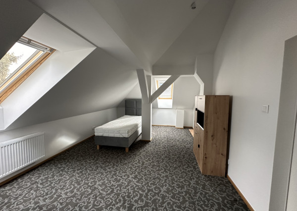 Exkluzívny 4-izbový byt na prenájom