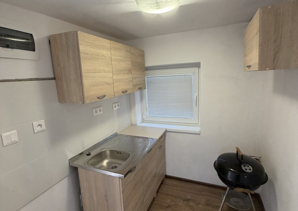 Na predaj pozemok so stavbou v obci Ďurkov