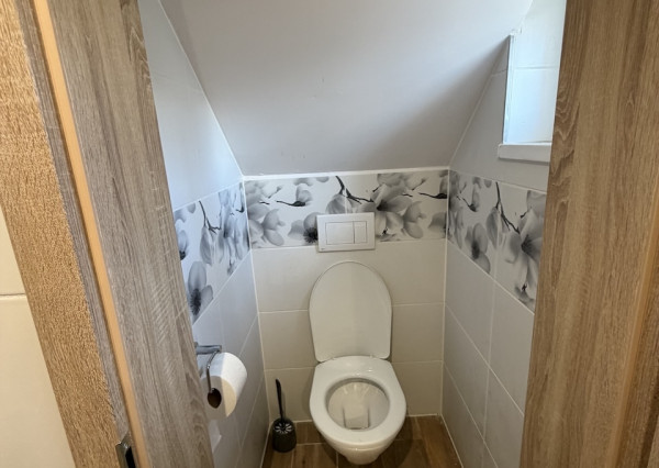 Na predaj pozemok so stavbou v obci Ďurkov