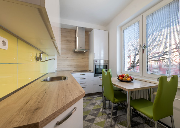 Predaj 2 izbový tehlový byt balkón výťah  Košice I. - Sever