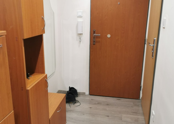 Veľký 3 izbový byt blízko centra