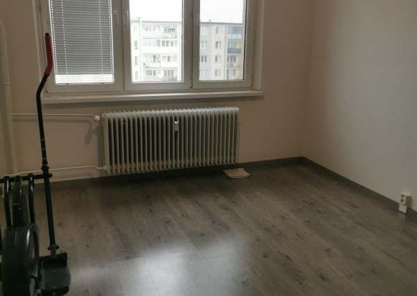 Veľký 3 izbový byt blízko centra