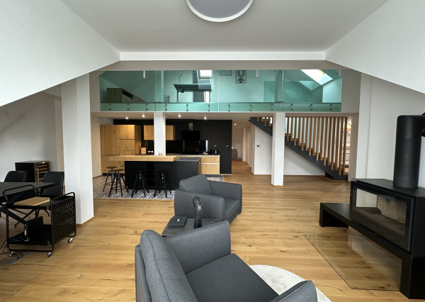 Exkluzívny 4-izbový byt na prenájom