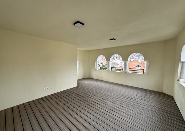 Exkluzívny 4-izbový byt na prenájom