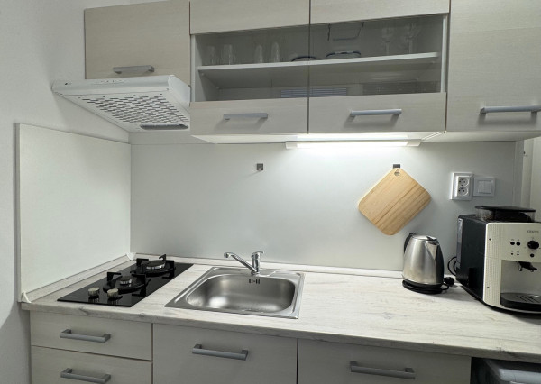 Prenájom 1 izbový byt, Košice II. blízkosť LF UPJŠ, TUKE, IT