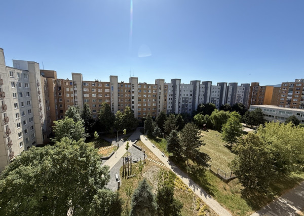 Priestranný 3-izbový byt s loggiou, Čínska, Košice