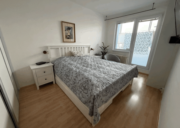 Na prenájom zrekonštruovaný 3-izbový byt na Ťahanovciach