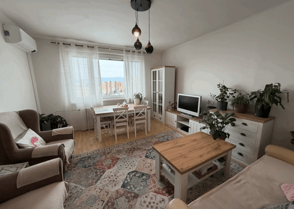 Na prenájom zrekonštruovaný 3-izbový byt na Ťahanovciach