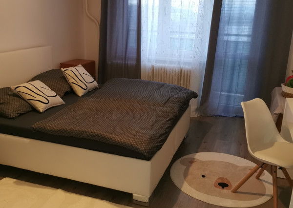 Veľký 3 izbový byt blízko centra