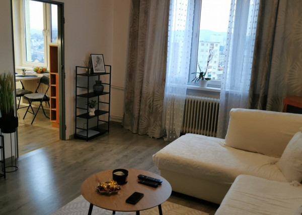 Veľký 3 izbový byt blízko centra