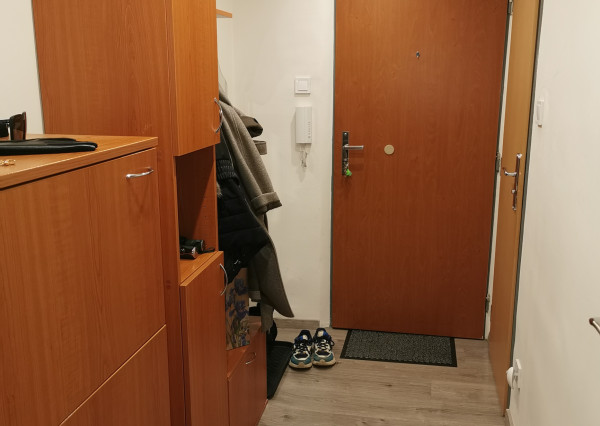 Veľký 3 izbový byt blízko centra