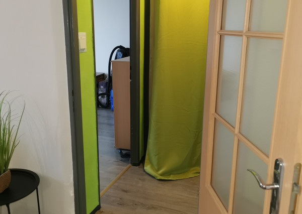 Veľký 3 izbový byt blízko centra