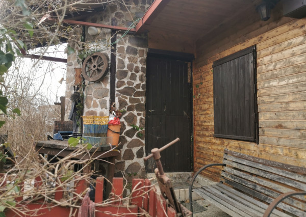 Svinica- Viničný vrch, chata so záhradou na predaj