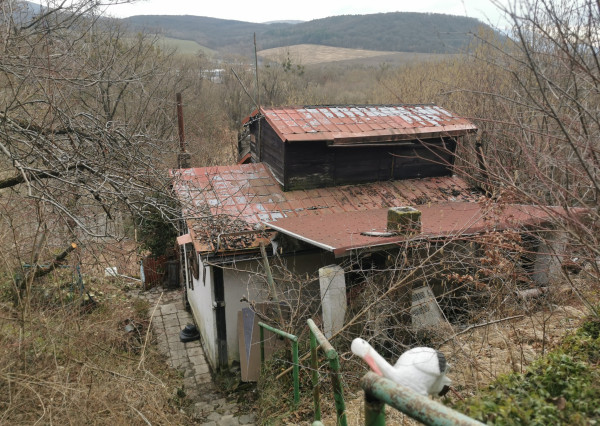 Svinica- Viničný vrch, chata so záhradou na predaj