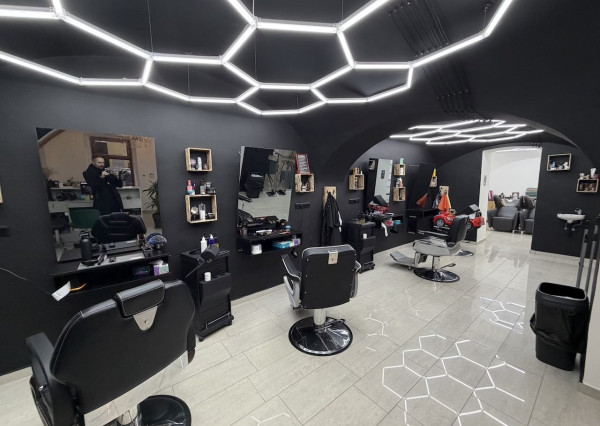 Kadernícky salón na odstúpenie