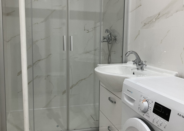 Na prenájom moderný úplne prerobený nezariadený 3-izbový byt