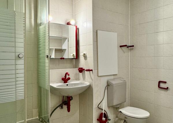 Prenájom  - Pekný veľký 1 izb. byt po rekonštrukcii