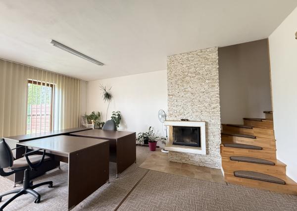 Moderný rodinný dom s 3 spálňami a šatníkom | Panoráma