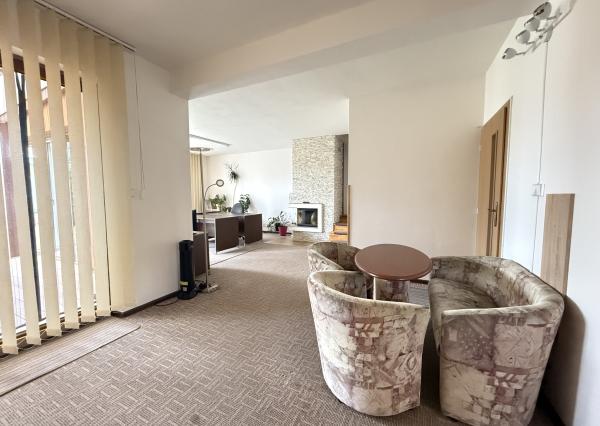 Moderný rodinný dom s 3 spálňami a šatníkom | Panoráma