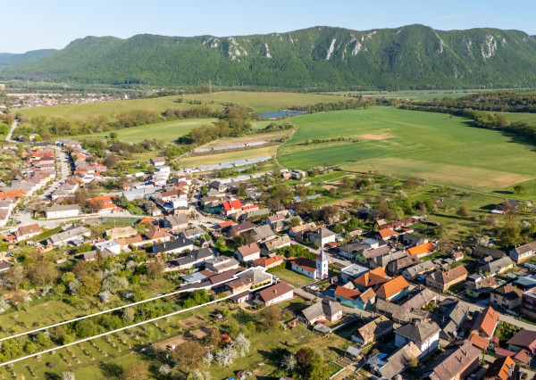 Na predaj rodinný dom s veľkým pozemkom