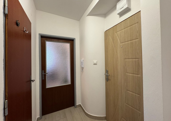 Predaj - pekný a útulný 2 izbový byt,  Čsl. armády, Trebišov