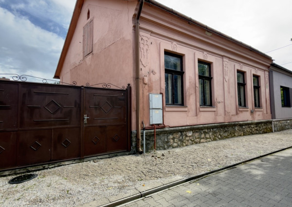 NA PREDAJ - rodinný dom, Jasov