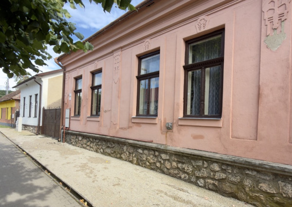 NA PREDAJ - rodinný dom, Jasov