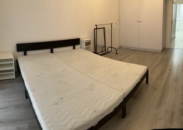 Priestranný 2-izbový byt blízko centra - ČSL armády