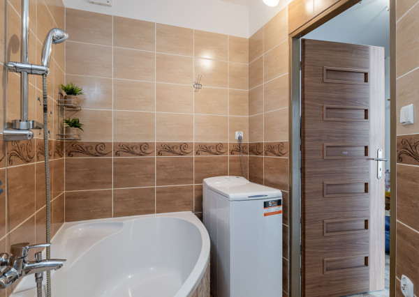 Predaj  priestranný 3 izbový byt loggia  Košice IV. MČ JUH